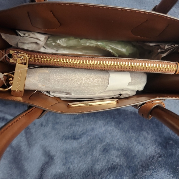 MICHAEL KORS, Mercer Messenger Purse, NEW - Picture 5 of 16
